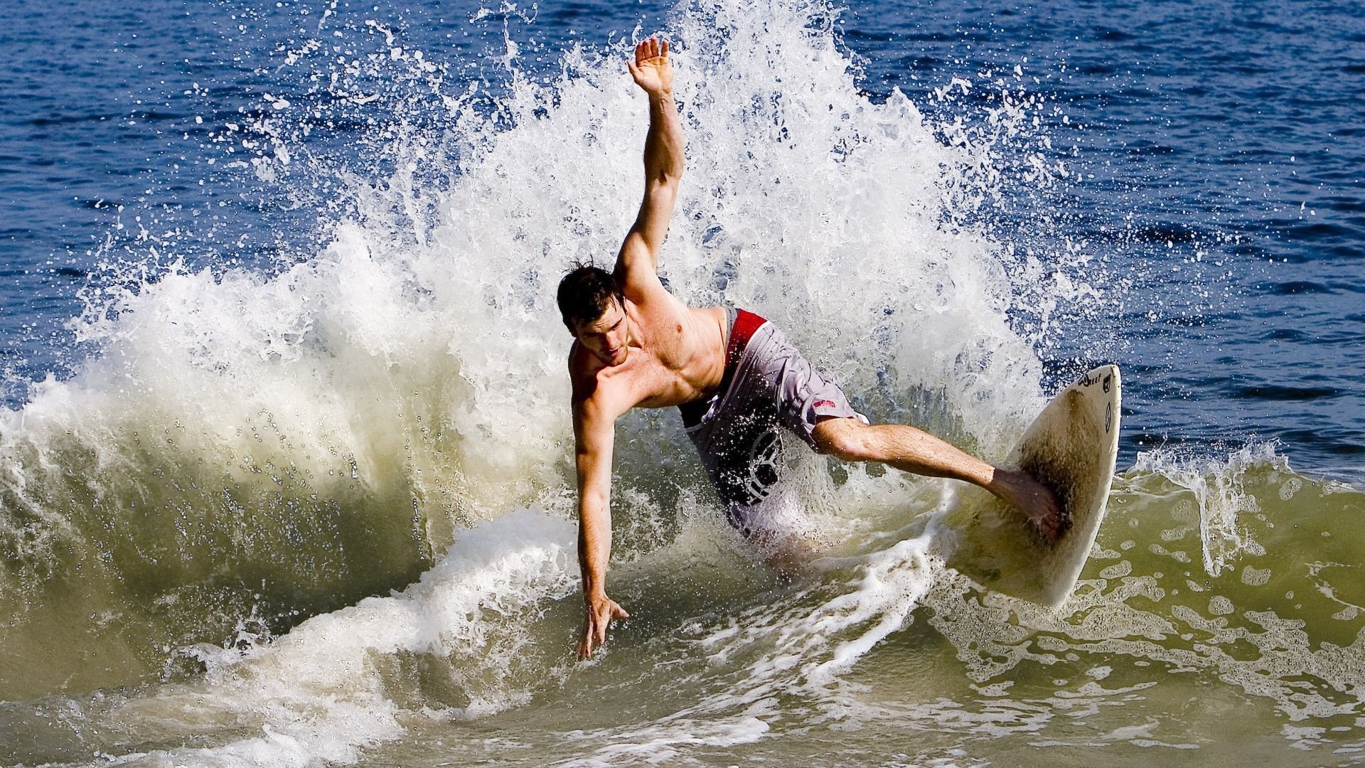 莫德里奇一锤定音，塞维利亚德比中的永恒传奇