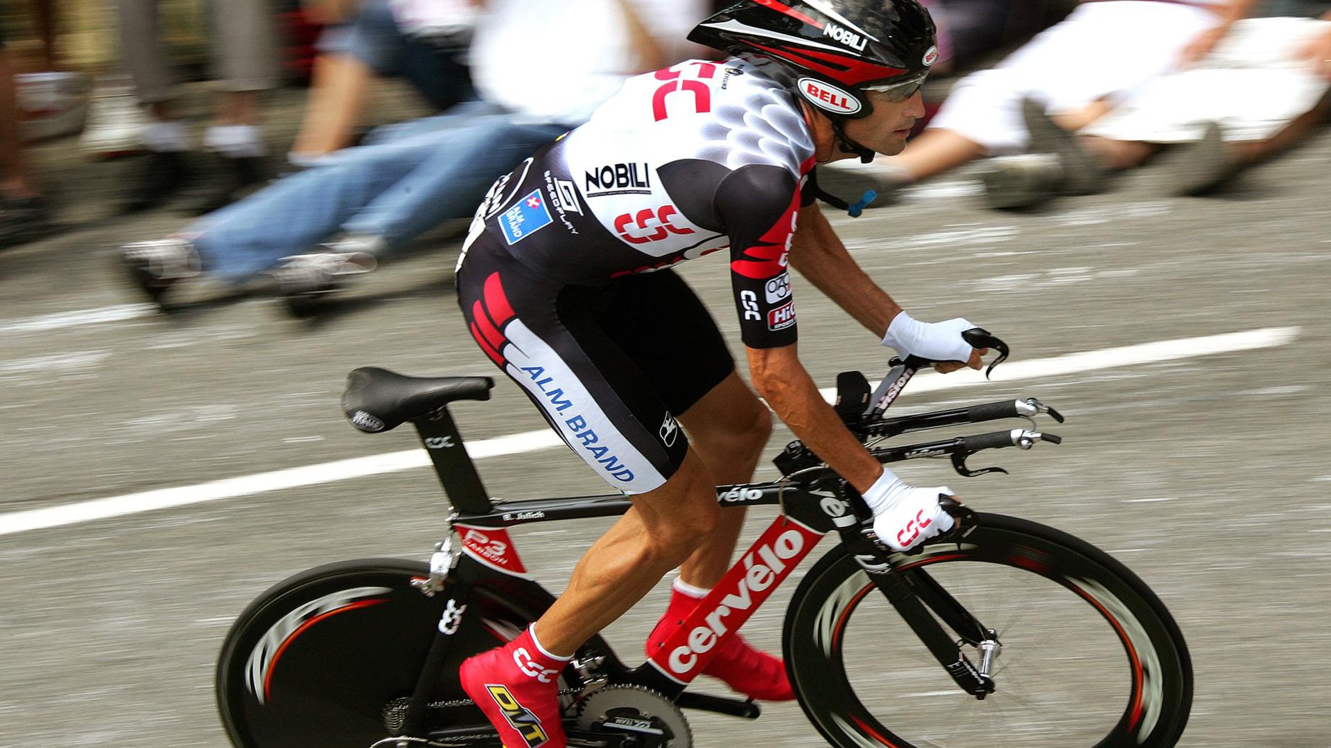 本泽马完美演绎老将价值，葡萄牙险胜揭示卫冕之路隐忧