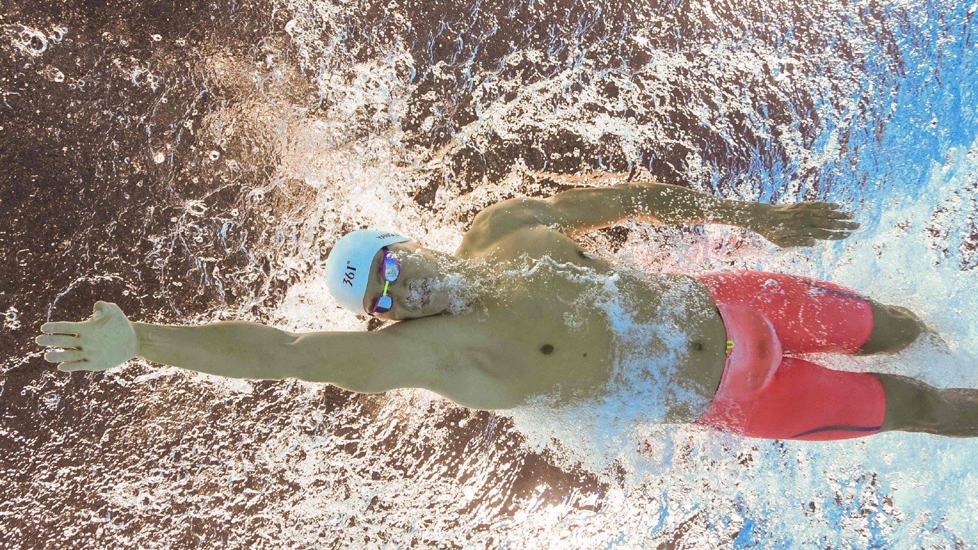 矛盾的华章，当集体主义的铁流，碾过个人英雄主义的圣火